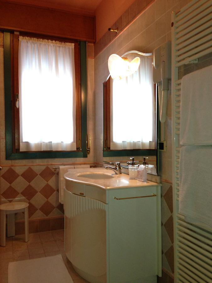 Hotel Desiderio Villa del Conte Exterior photo